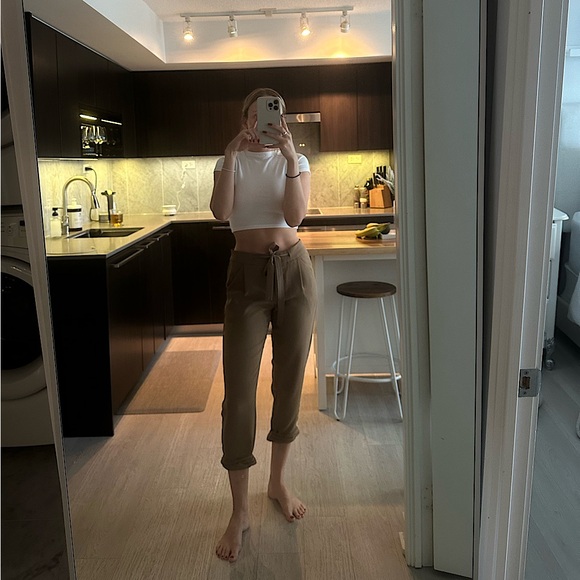 Aritzia Women's Brown and Tan Trousers - Picture 1 of 4